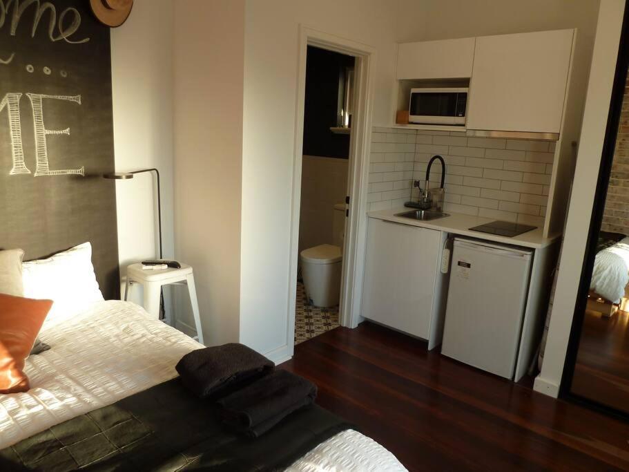 Studio A - Small Gem On The Busy Road Perth Exterior foto